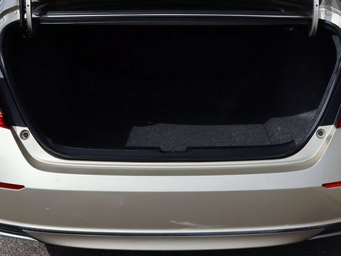 Used 2018 Honda Accord LX image 23