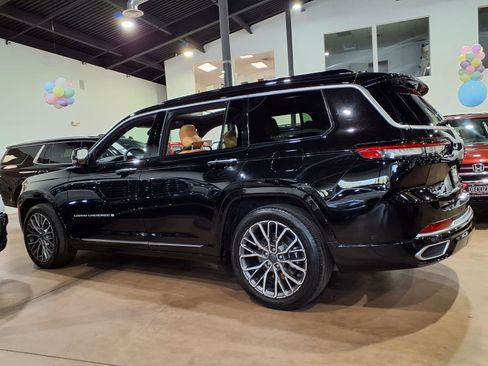 Used 2024 Jeep Grand Cherokee L Summit image 4