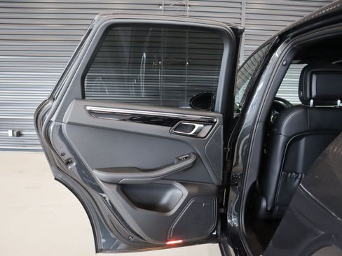 Certified 2026 Porsche Macan AWD/4WD image 24