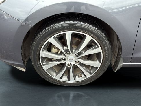 Used 2018 Hyundai Elantra GT w/ Style Package 02 FWD image 32