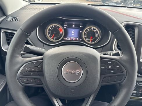 Used 2022 Jeep Cherokee Trailhawk w/ Comfort/Convenience Group image 21