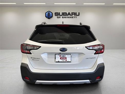 Used 2023 Subaru Outback Limited image 4