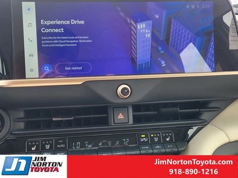 Used 2024 Toyota Crown Limited image 20