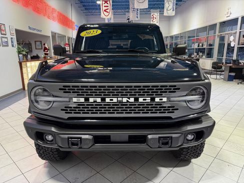 Used 2023 Ford Bronco Badlands image 2