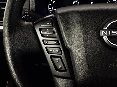 Used 2023 Nissan Frontier SV AWD/4WD image 19