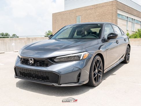 Used 2025 Honda Civic Sport image 3