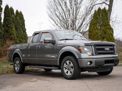Used 2014 Ford F150 FX4 w/ Equipment Group 402A Luxury AWD/4WD image 3