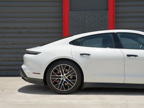 Used 2022 Porsche Taycan 4S AWD/4WD image 6