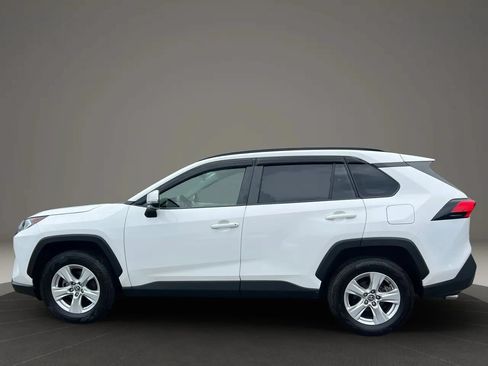 Used 2019 Toyota RAV4 XLE AWD/4WD image 8