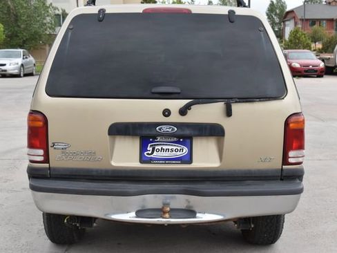 Used 2000 Ford Explorer XLT AWD/4WD image 6