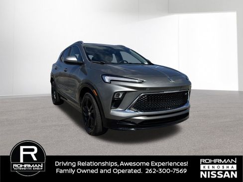 Used 2024 Buick Encore GX Sport Touring image 3