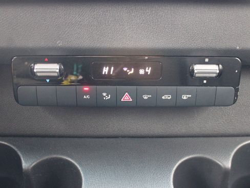 Used 2020 Mercedes-Benz Sprinter 2500 image 19