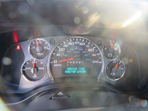 Used 2013 Chevrolet Express 2500 w/ Power Package image 10