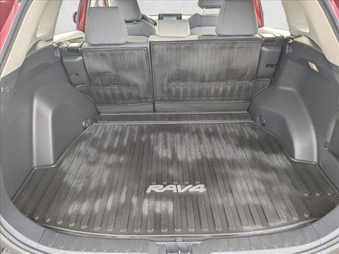 Used 2022 Toyota RAV4 XLE image 6