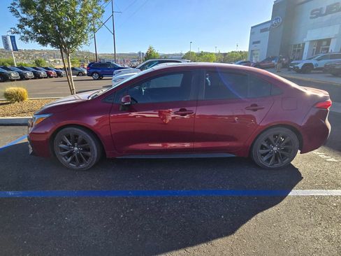 Used 2023 Toyota Corolla SE w/ SE Premium Package FWD image 2