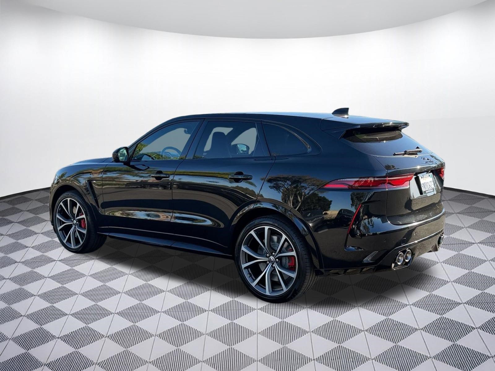 Used 2025 Jaguar F-PACE SVR 575 Edition AWD/4WD image 3