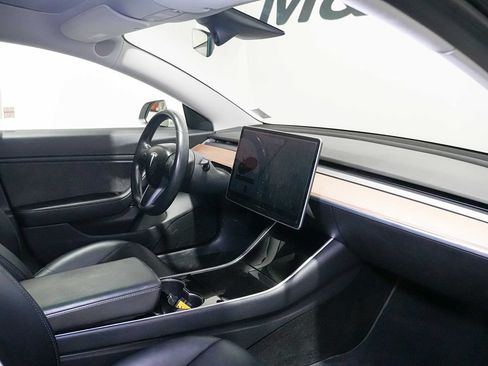 Used 2018 Tesla Model 3 Long Range RWD image 17
