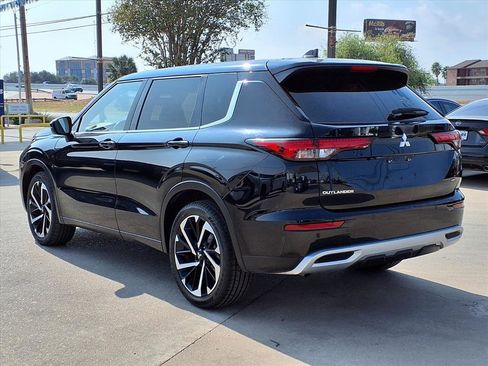 Used 2024 Mitsubishi Outlander SE Black Edition image 5