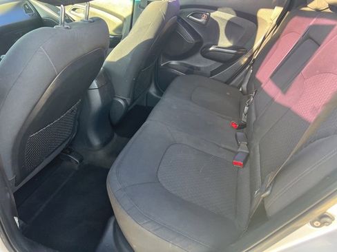 Used 2010 Hyundai Tucson GLS image 22