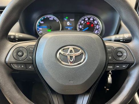 Certified 2021 Toyota RAV4 LE AWD/4WD image 23