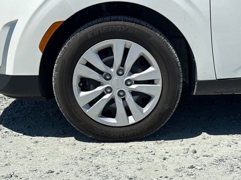 Used 2025 Kia Soul LX FWD image 12