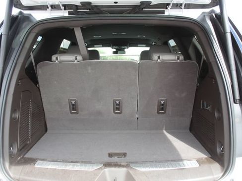 Used 2024 Chevrolet Tahoe Z71 w/ Luxury Package AWD/4WD image 5