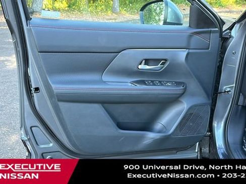 Used 2025 Nissan Kicks SR image 9