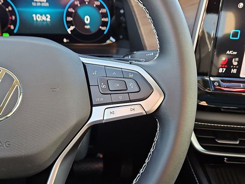 New 2026 Volkswagen Atlas SE image 19