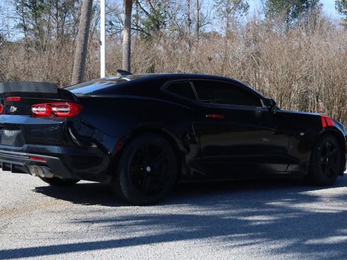 Used 2019 Chevrolet Camaro LT image 6