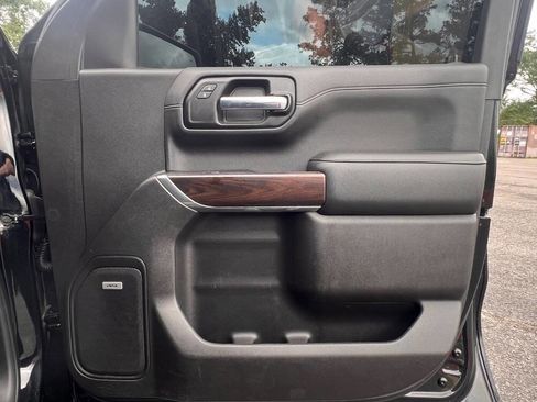 Used 2020 GMC Sierra 1500 SLT RWD image 17