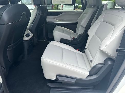 New 2026 Lincoln Navigator L Premier AWD/4WD image 20