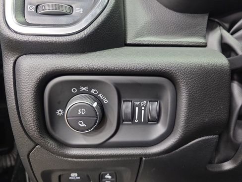 Used 2023 RAM 1500 Laramie image 25