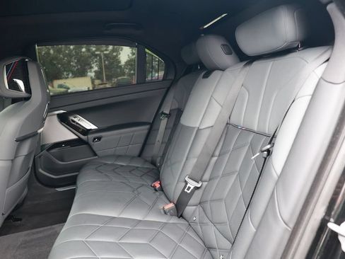 Used 2023 BMW 740i w/ Executive Package RWD image 34
