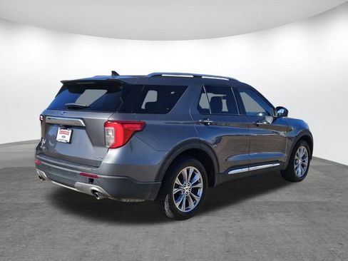 Used 2023 Ford Explorer Limited image 4