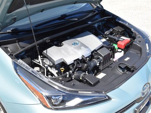 Used 2021 Toyota Prius Limited FWD image 29