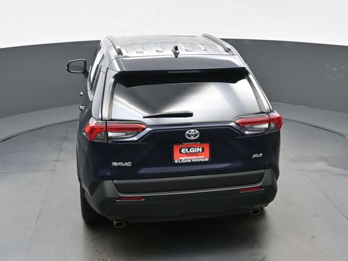 Used 2020 Toyota RAV4 XLE Premium FWD image 39