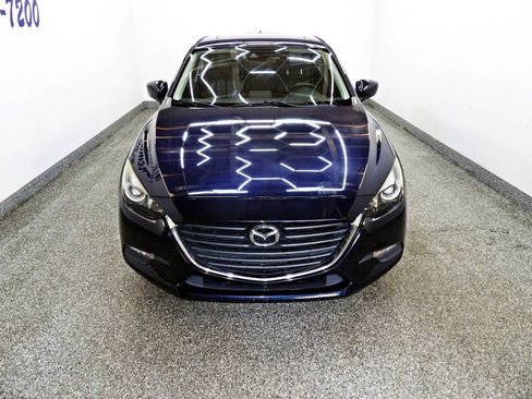 Used 2018 MAZDA MAZDA3 Touring FWD image 2