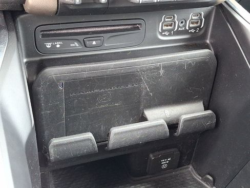 Used 2019 RAM 1500 Laramie AWD/4WD image 25