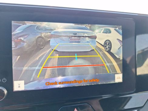 Used 2024 Toyota Venza LE image 25