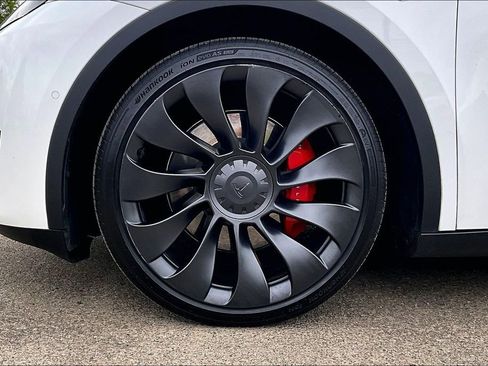 Used 2022 Tesla Model Y Performance AWD/4WD image 11