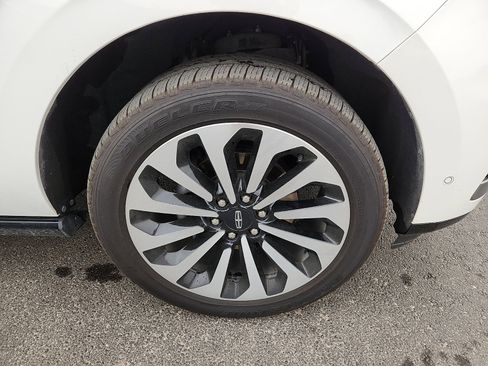 Used 2023 Lincoln Navigator Reserve AWD/4WD image 9