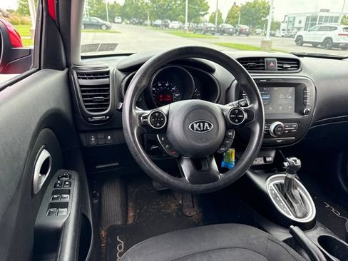 Used 2018 Kia Soul + FWD image 14