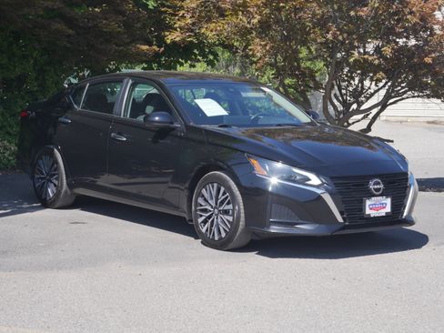 Used 2023 Nissan Altima 2.5 SV w/ SV Premium Package AWD/4WD image 28