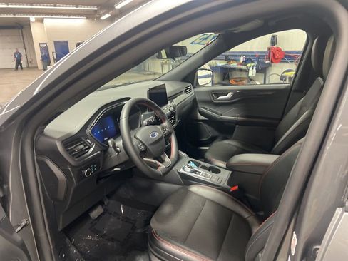 Certified 2025 Ford Escape ST-Line image 15
