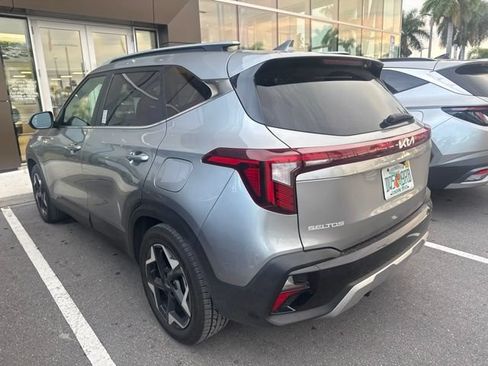 Used 2025 Kia Seltos EX w/ EX Sunroof Package FWD image 7