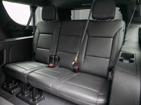 Used 2024 Chevrolet Suburban LT image 25