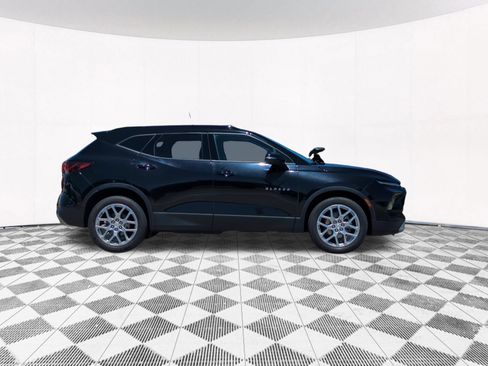 Used 2023 Chevrolet Blazer LT w/ Sound & Technology Package FWD image 7