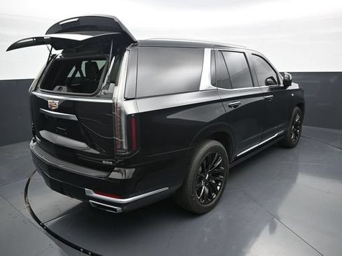 Used 2025 Cadillac Escalade Premium Luxury w/ Touring Package AWD/4WD image 9