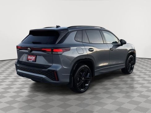 New 2026 Volkswagen Tiguan SE R-Line image 3