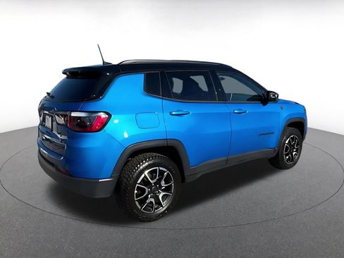 Used 2025 Jeep Compass Trailhawk image 15